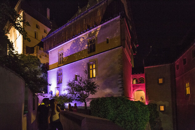 Karlštejn při slavnostním nasvícení