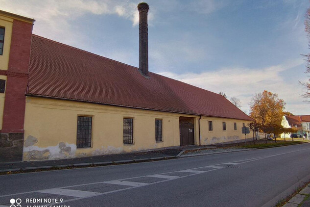 Horažďovice, zámecký pivovar, objekt stájí po obnově střešního pláště, pohled ze dvora. Foto: Radka Kočí, Městský úřad Horažďovice, 2023.