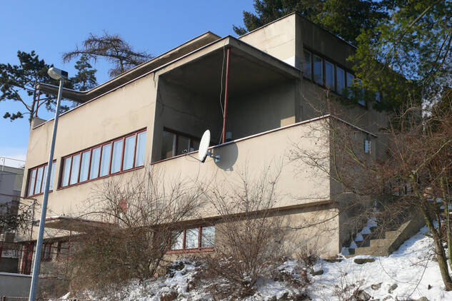 Bělehrádkova vila, arch. František Kerhart 1935–1936, Nad Paťankou 1789/24 (leden 2017)